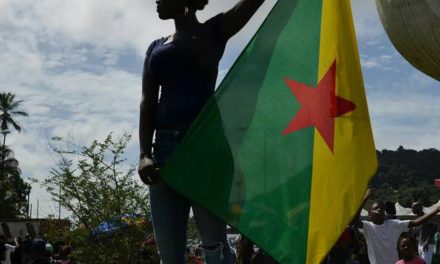 L’œuvre négative du colonialisme français en Guyane De la recherche du « roi doré » à la « Montagne d’or »