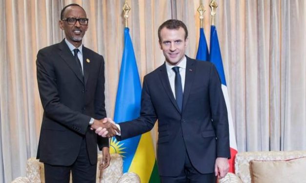 Paul Kagame invite Emmanuel Macron à Kigali