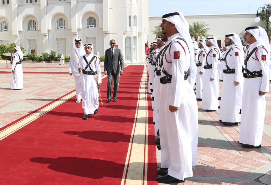 Perezida Kagame yaganiriye na Emir wa Qatar ku kwagura imikoranire mu ishoramari