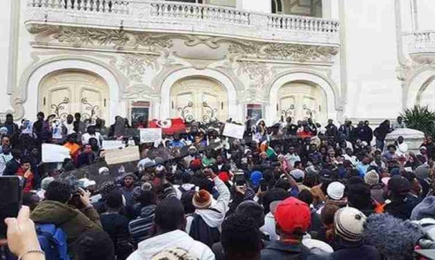 Manifestation d’Ivoiriens à Tunis après le meurtre du président de leur communauté