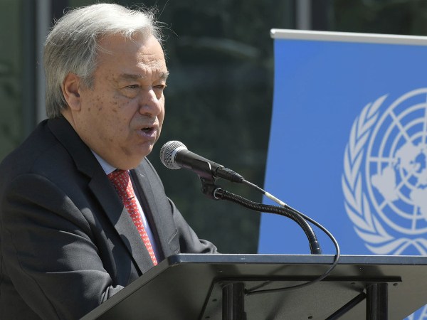 Le chef de l’ONU appelle les citoyens du monde à défendre la dignité humaine en 2019