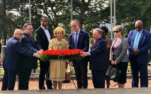Les législateurs canadiens rendent hommage aux victimes du génocide à Gisozi