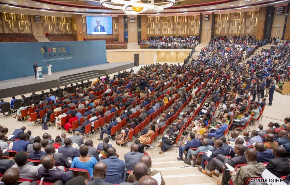 Kagame critique les hommes d’églises qui, en 1994, ont failli à leur mission spirituelle
