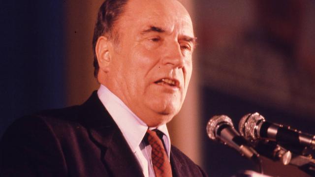 Quand François Mitterrand visitait la Corée du Nord de Kim Il-sung