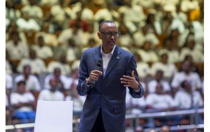 Meet the President : Kagame brosse le modèle souhaité de jeune travailleur