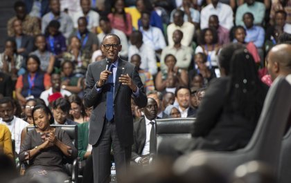 Perezida Kagame yagaragaje amahitamo atatu yagendeweho mu kwemera kwakira impunzi zo muri Libya