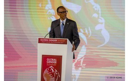 Kagame prône  un accès aisé aux outils financiers pour la femme d’affaires africaine