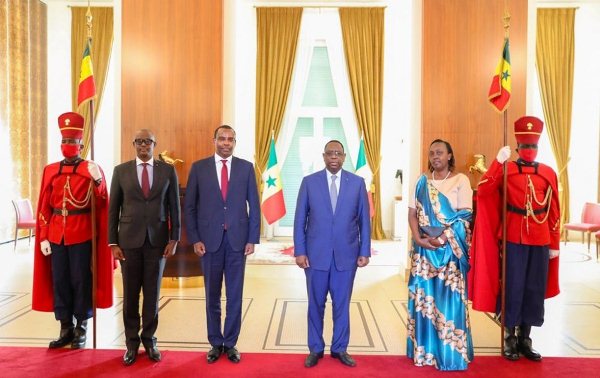 L’ambassadeur du Rwanda a présenté ses lettres de créances au Président du Sénégal