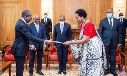 L’Ambassadrice Aisa Kacyira présente ses lettres de créance au Bénin