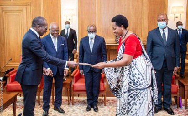 L’Ambassadrice Aisa Kacyira présente ses lettres de créance au Bénin