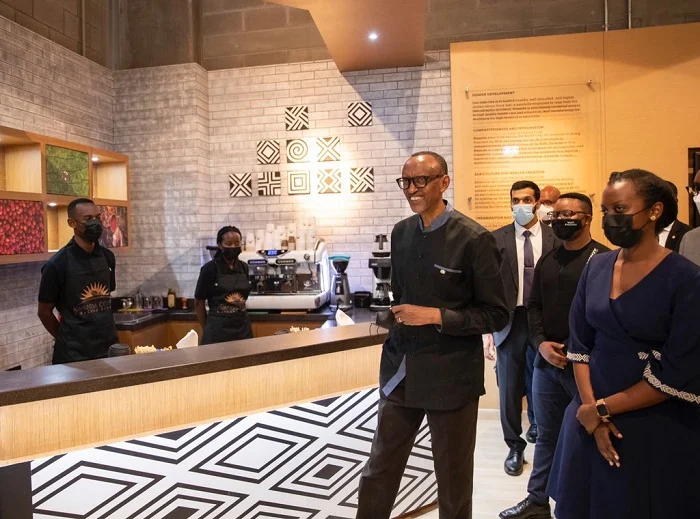 Perezida Kagame yasuye ‘stand’ y’u Rwanda mu imurikagurisha ribera i Dubai