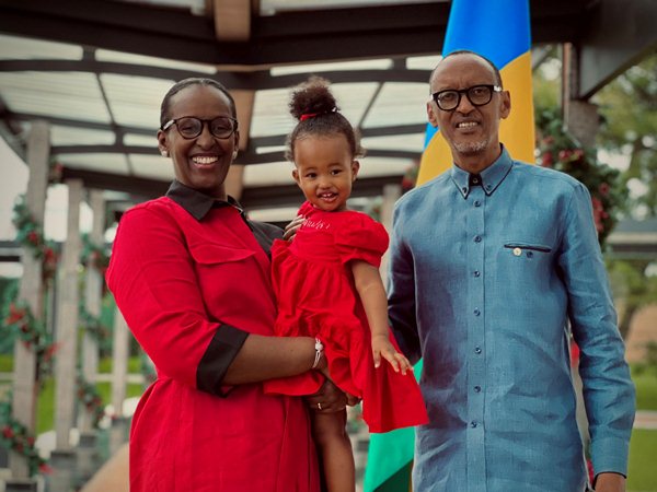 Le couple présidentiel souhaite un joyeux Noel aux Rwandais