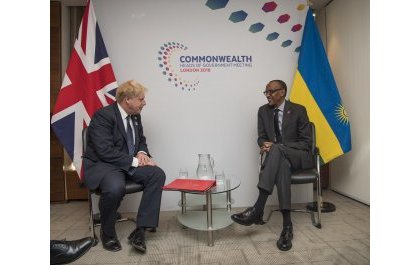 Boris Johnson yaganiriye na Perezida Kagame ashima u Rwanda rwemeye kwakira abimukira