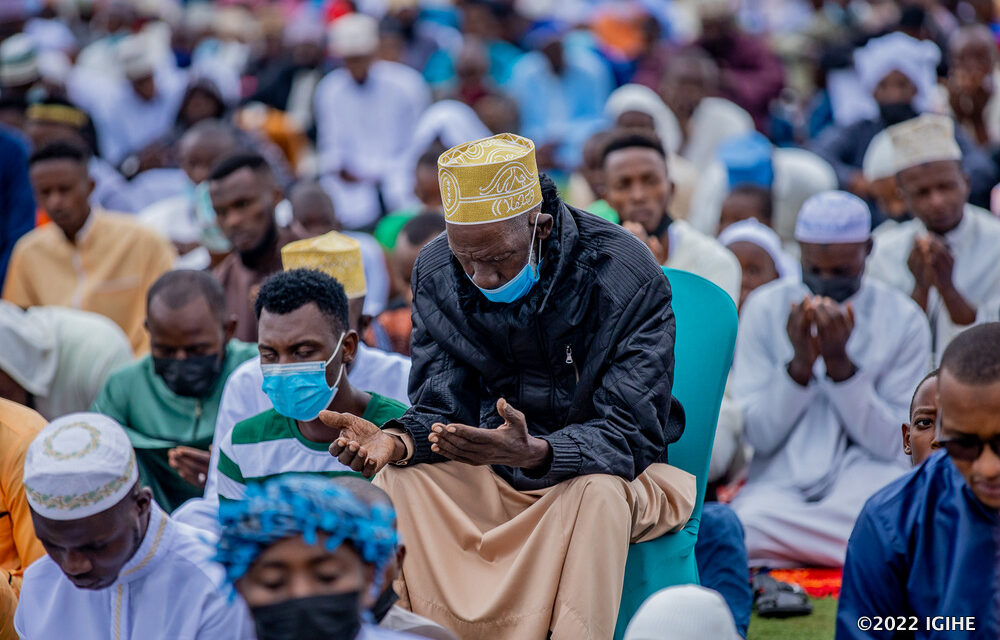 Abayisilamu bo mu Rwanda bizihije Umunsi Mukuru wa Eid al-Fitr (Amafoto)