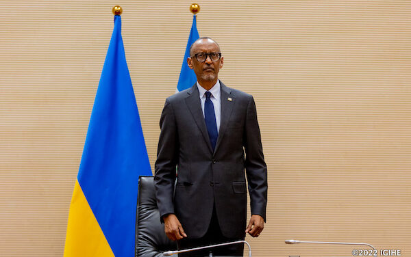 Le Président Kagame demande aux pays de l’EAC de se construire de manière solidaire sans attendre l’aide extérieure
