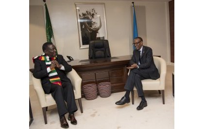 Perezida Kagame mu bakuru b’ibihugu bategerejwe muri Transform Africa Summit muri Zimbabwe
