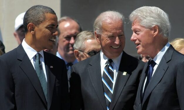 Le Président Biden a nommé Bill Clinton à la tête de la délégation qui le représentera à la Cérémonie de Kwibuka30