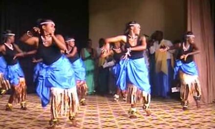 Danse et chant traditionnelle du Rwanda par le ballet national part 1