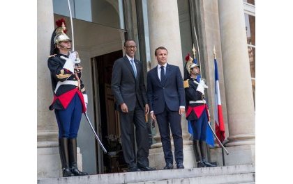 A Paris, Macron dresse des lauriers à Kagame devant une cinquante des Chefs d’États