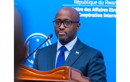 Twe ntitugendera ku bihano – Nduhungirehe avuga ku kimwaro cy’amahanga mu guhana u Rwanda